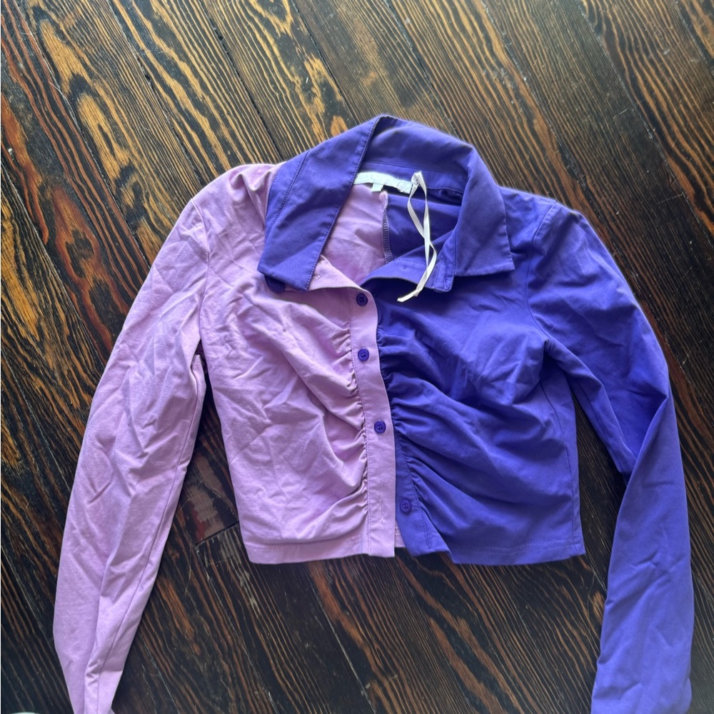 More to come from REVOLVE XS color block button up crop long sleeves